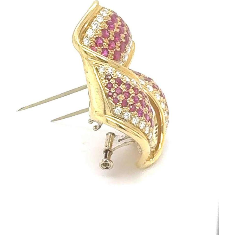 Broches en or jaune serties de rubis & diamants