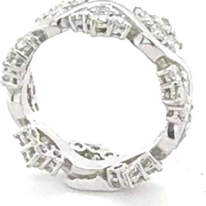 Bague en or blanc avec diamants