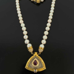 Pearl, gold, ruby & rock crystal necklace
