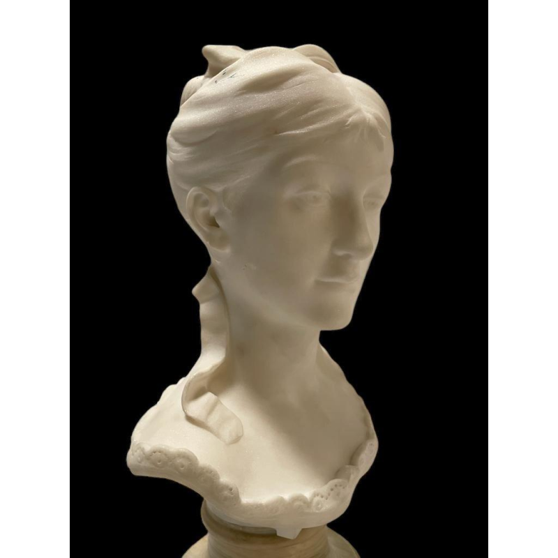 Italiaanse marmeren buste van jonge vrouw V. Vietti
