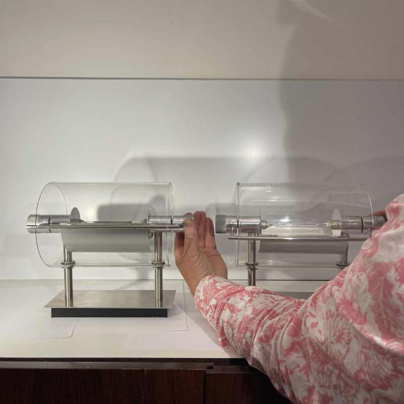 Pierre Lallemand / Moonlight “Cyclops' paire d'appliques modernistes, acier inoxydable verre tube, 1992