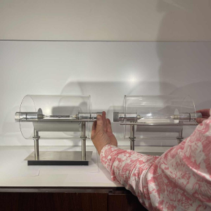 Pierre Lallemand / Moonlight “Cyclops' paire d'appliques modernistes, acier inoxydable verre tube, 1992