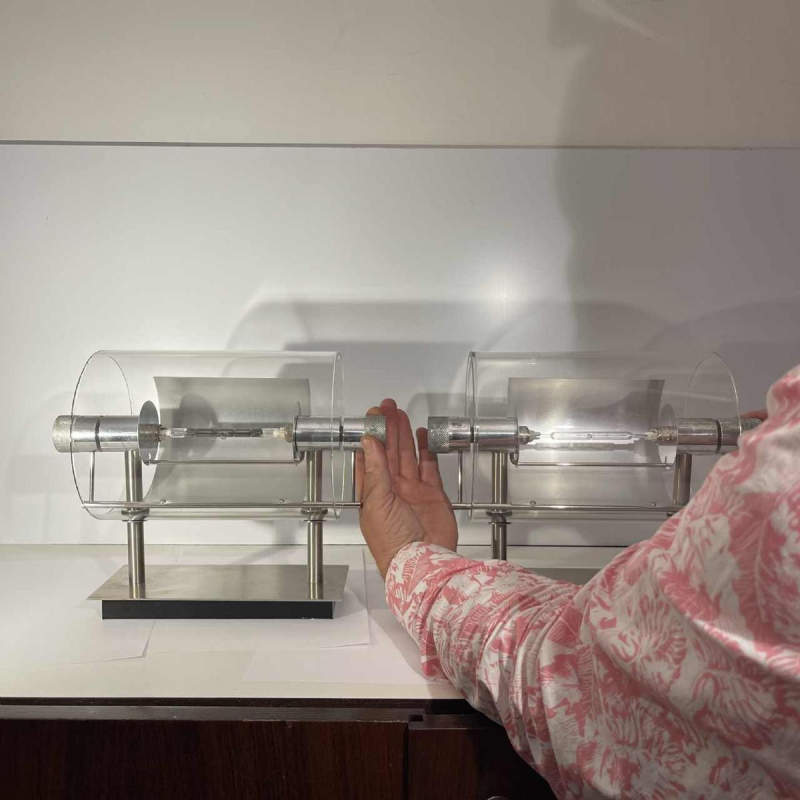 Pierre Lallemand / Moonlight “Cyclops' paire d'appliques modernistes, acier inoxydable verre tube, 1992