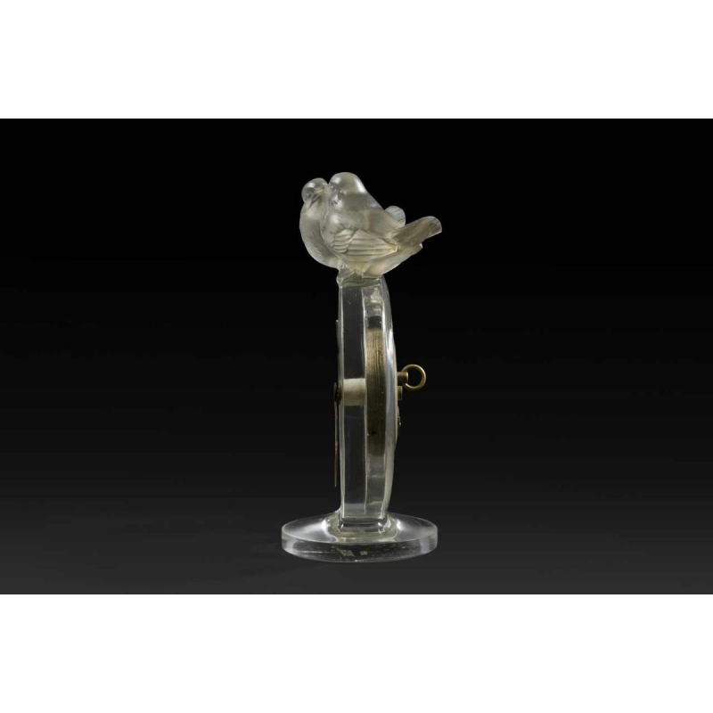 Pendulette 8 jours « ANTOINETTE » (1931) de René Lalique (1860-1945) :