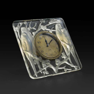 8-day clock 'INSEPARABLES' (1926) by RENE LALIQUE (1860-1945):