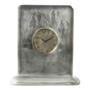 Pendulette 8 jours «QUATRE PERRUCHES » (1920) de RENE LALIQUE (1860-1945)