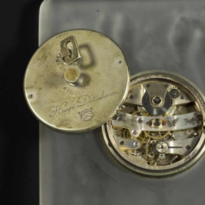 RENE LALIQUE, eight-day clock "FOUR PARROT"' (1920)