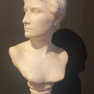 Buste de Diana en marbre d'Alphonse Van Beurden 1896