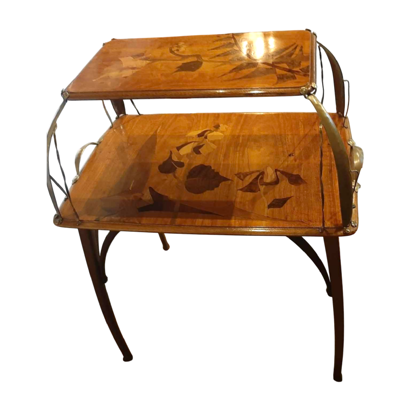 Léon Benouville, table à thé Art nouveau, décor floral en marqueterie, ca 1900