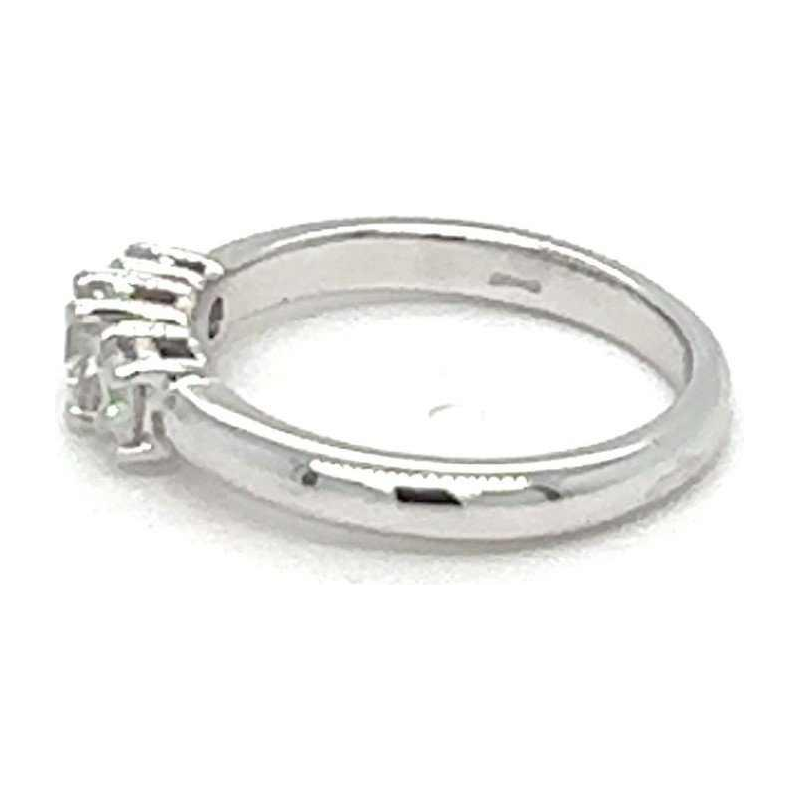 Drieluik ring, witgoud en diamant