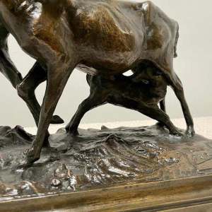 Bronzen sculptuur, dierengroep. Gesigneerd en gedateerd: Edg. Joris 1911