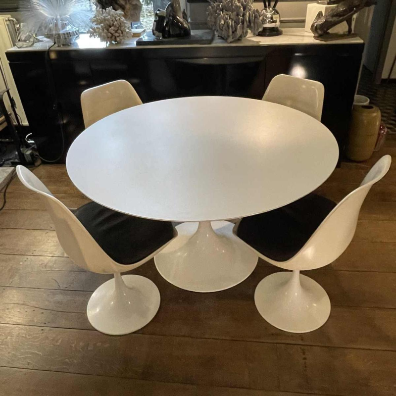 Eero Saarinen, tulp tafel gegoten aluminium & laminaat vintage uitgave 1970