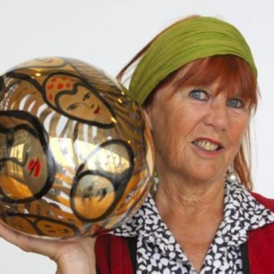 Ulrica Hydman-Vallien "CARAMBA", Kosta Boda Glass (Sweden), circa 1980