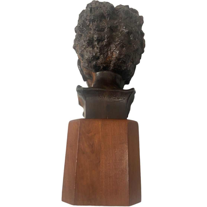 Tête de jeune femme africaine bois de macassar signée R.v.d Bael