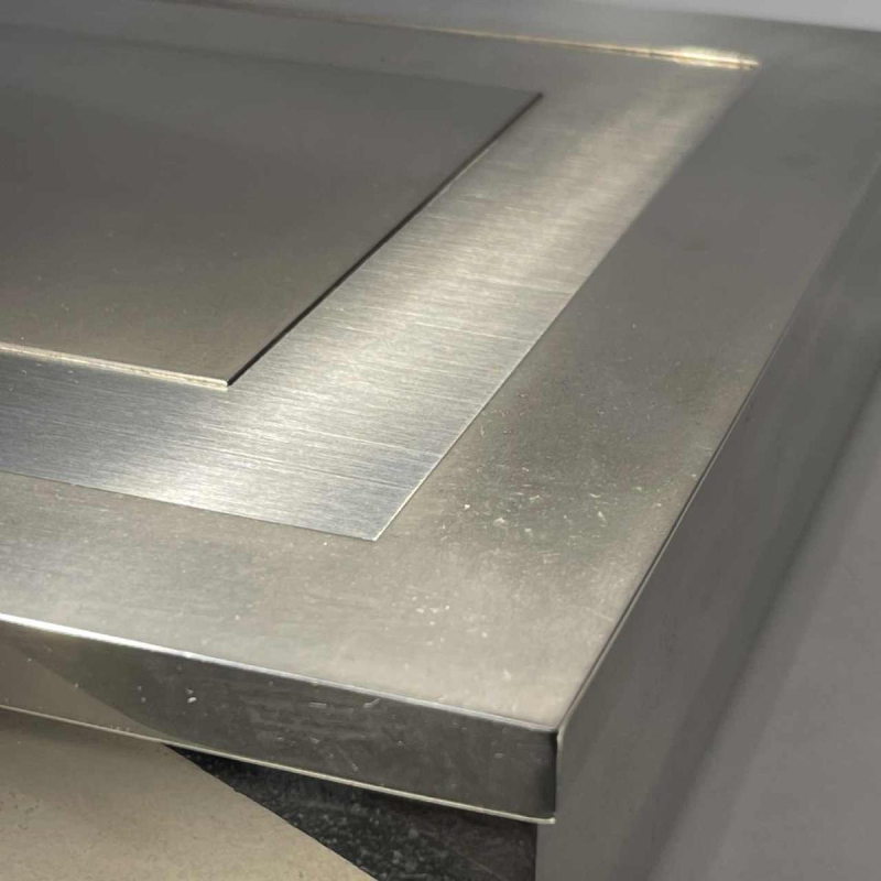 Giacomo Sinopoli pour Liwan's, boîte de rangement / à bijoux moderniste, acier & verre bleu 1970s