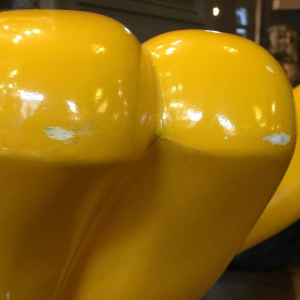 Fauteuil "Hand" in polyester, onbekende ontwerper