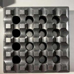 LJUNGBERG & BACKSTRUM / DIVERSE TING & BALLEGEER “Ultima15” set van 2 brutalistische asbakken, gegoten aluminium, ca. 1970