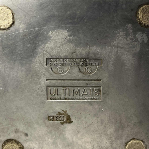 LJUNGBERG & BACKSTRUM / DIVERSE TING & BALLEGEER “Ultima15“ set de 2 cendriers brutalistes, fonte d'aluminium, ca 1970