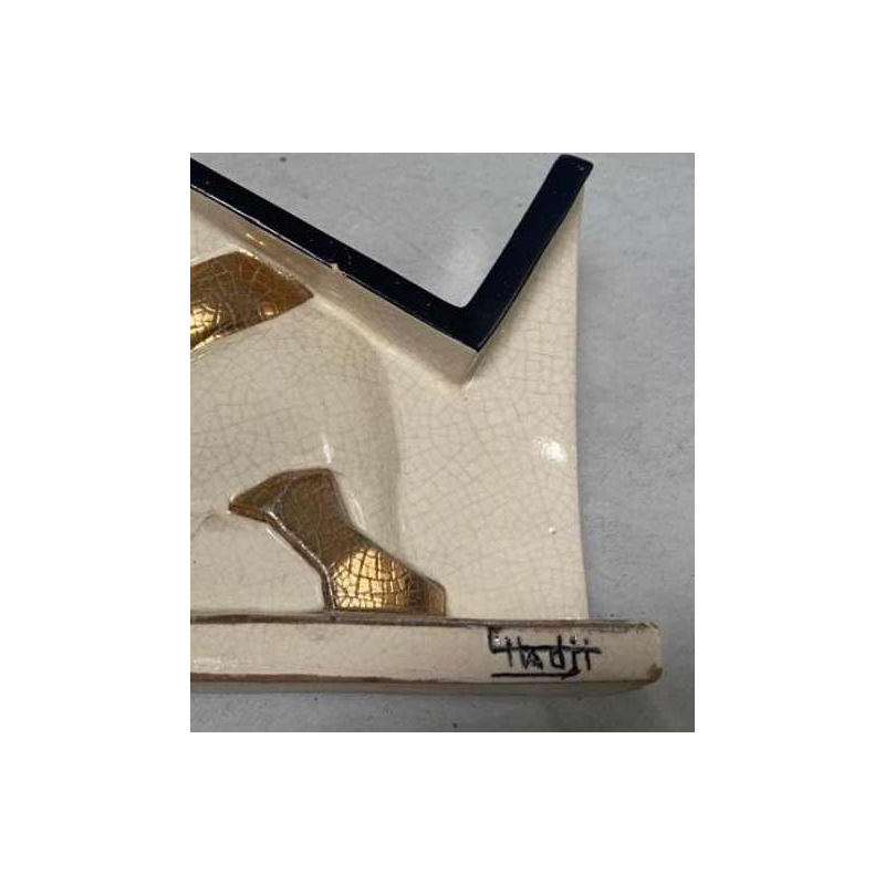 Gekraakte aardewerken boekhouder gesigneerd Hadji, editie gesigneerd Jouvenia