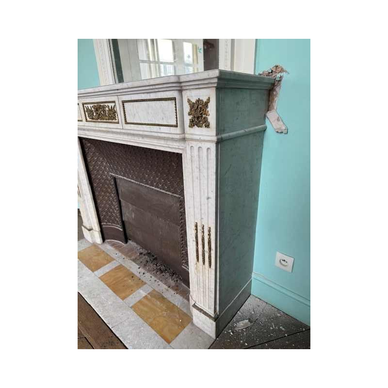 Louis XVI mantel, white marble and bronzes, 19th century