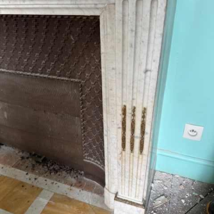 Louis XVI mantel, white marble and bronzes, 19th century