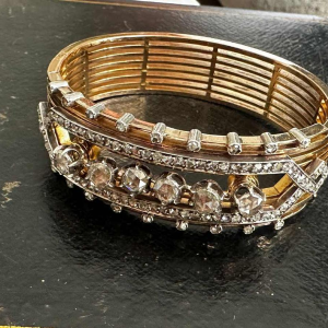 Bracelet or jaune massif et diamants taille rose, 20e siècle