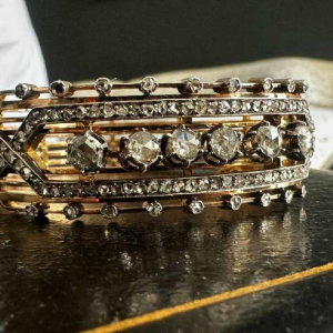 Bracelet or jaune massif et diamants taille rose, 20e siècle