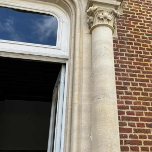 Encadrement de porte de château en pierre calcaire, Style Gothique 19ème siècle