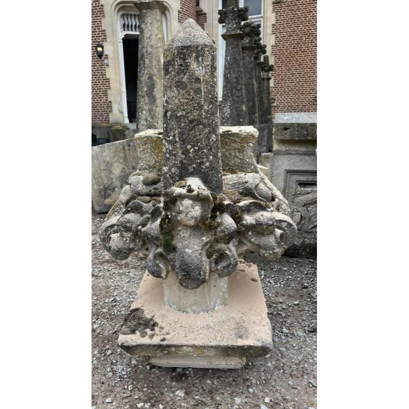 Encadrement de porte de château en pierre calcaire, Style Gothique 19ème siècle