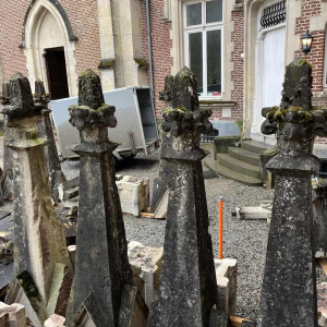 Grote pinakel, zuilenkapiteel, kapsteen, kalksteen, gotische stijl, 19e eeuw