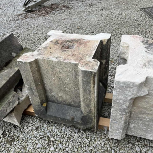 Grote pinakel, zuilenkapiteel, kapsteen, kalksteen, gotische stijl, 19e eeuw