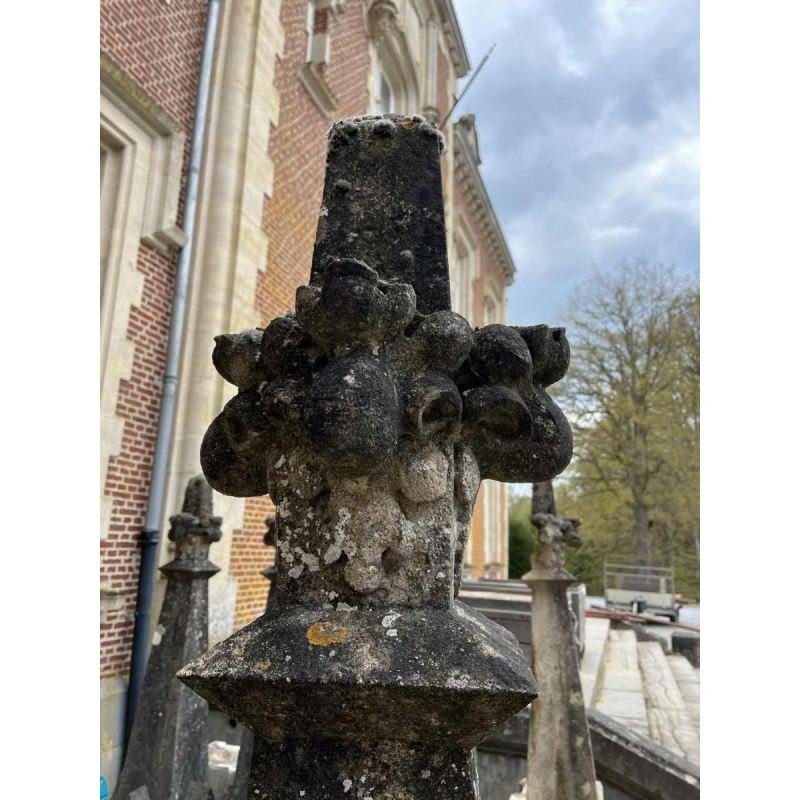 Large pinnacle, column capital, chapel coping stone, limestone, Gothic style, 19th century