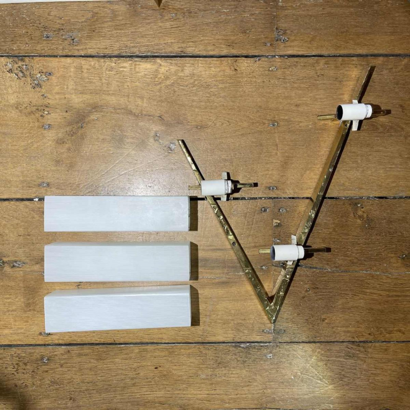 Maison Arlus, pair of asymmetrical Hollywood Regency sconces, bronze - opaline glass, ca 1970