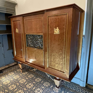 Meuble dressoir ou bar Art DÃ©co, divers placages, bronze et ferronneries, ca 1930-1940