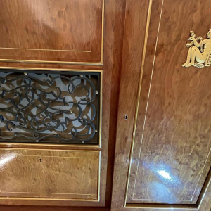 Art Deco dressoir of bar, diverse fineren, brons en ijzerwerk, ca 1930-1940