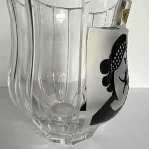 Charles Graffart (Val Saint Lambert), Art Deco vase ‘Two women's faces’ faceted colourless crystal, numbered 146/700, 1952