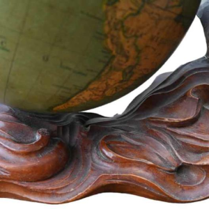 Italian terrestrial globe " Gb Paravia & C " wood fiches sculpture, 1946
