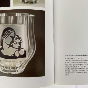 Charles Graffart (Val Saint Lambert), vase Art Déco "aux deux visages" cristal incolore facetté, numéroté 146/700, 1952