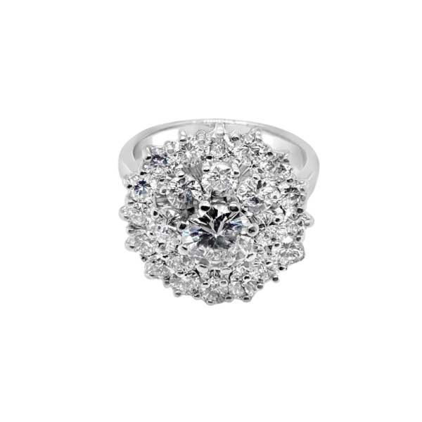 Ring in white gold, set with 18 Kt diamonds.