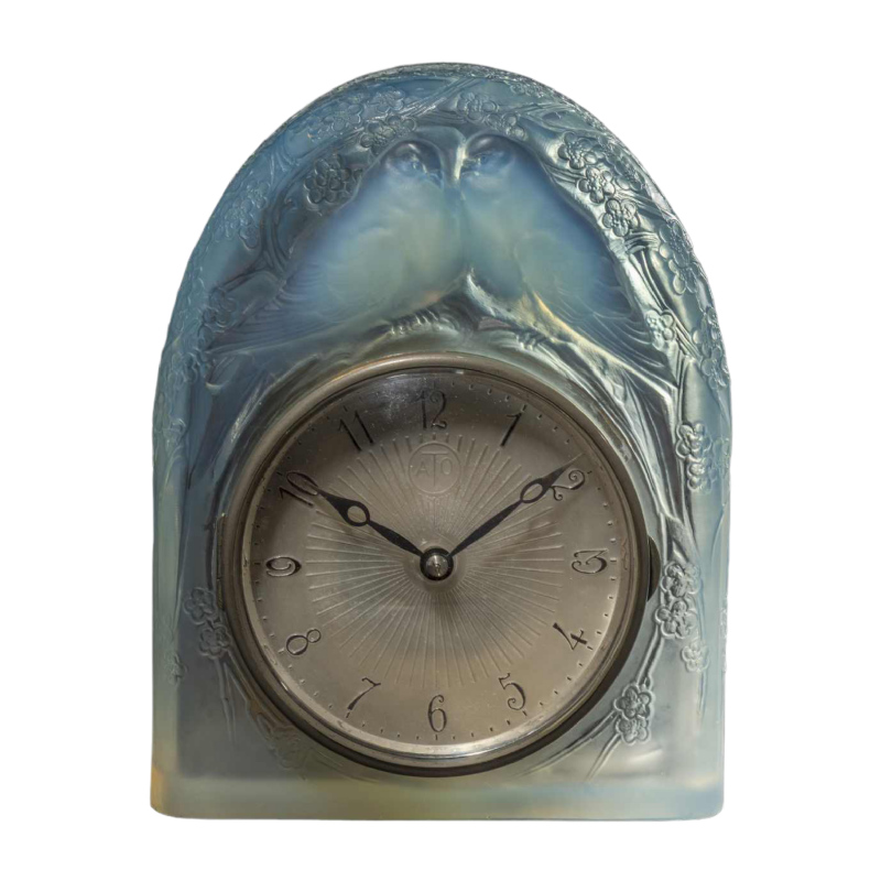 Horloge électriques « LES DEUX COLOMBES » (1927) de RENE LALIQUE (1860-1945) :