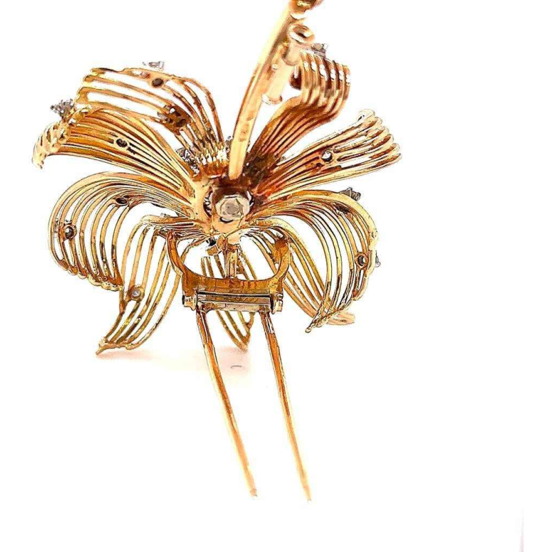 Antieke broche in 18kt geel goud. Met diamanten 3.00ct.