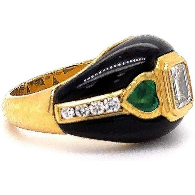 Vintage ring, 18kt yellow gold with diamonds, black onyx and emerald
