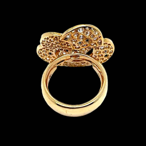 Flower’ ring, pink gold & diamonds