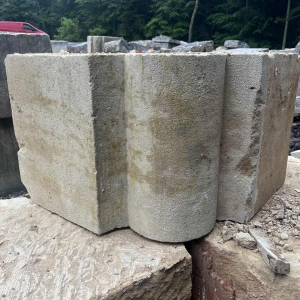Stone column, corner mounts, limestone quoins, 19th century