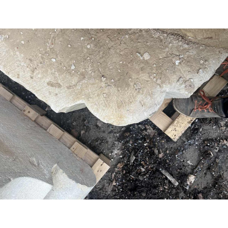 Stone column, corner mounts, limestone quoins, 19th century