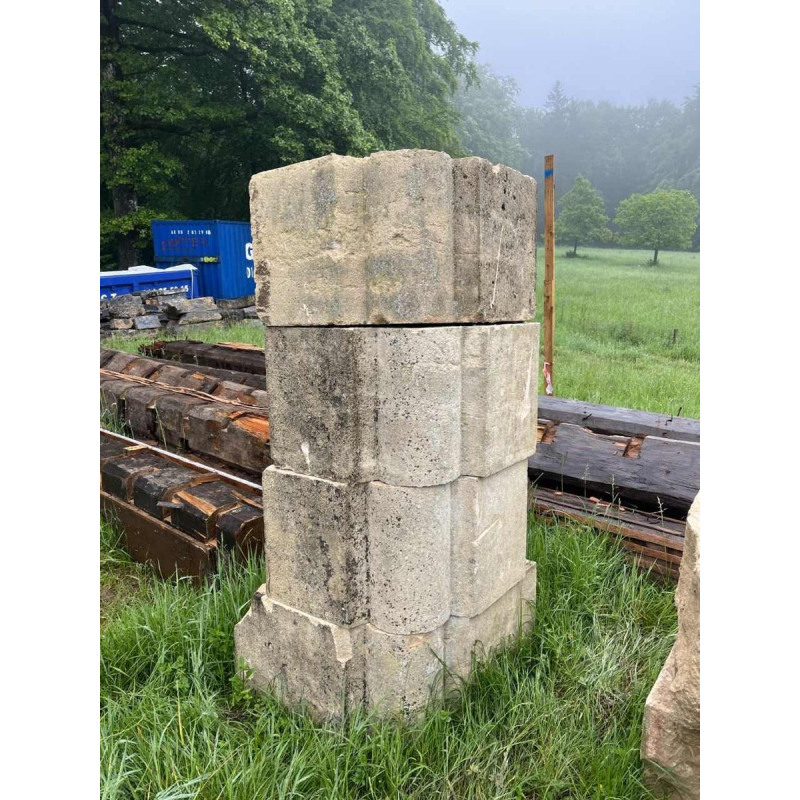 Stenen kolom, hoeksteunen, kalkstenen quoins, 19e eeuw