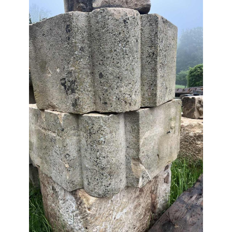 Stenen kolom, hoeksteunen, kalkstenen quoins, 19e eeuw