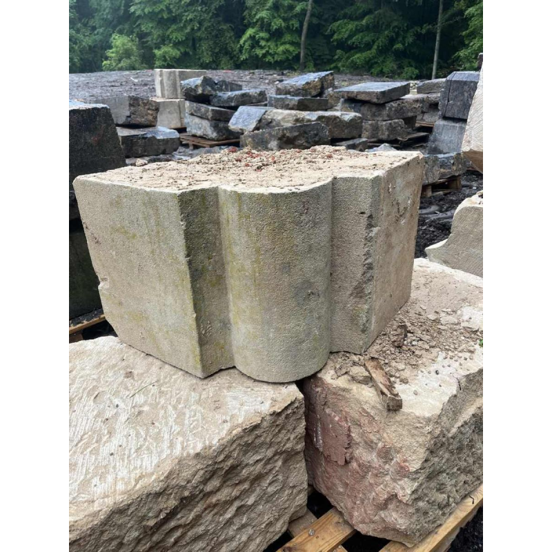 Stone column, corner mounts, limestone quoins, 19th century
