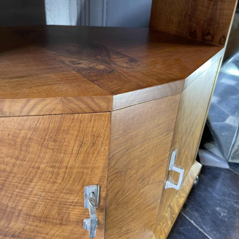 DE COENE FRERES, Modernist Bijzetmeubels / Bar / Tafel, Walnut burl, ca 1925