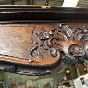 Louis XV mantel from Liège in richly carved oak, 19th century